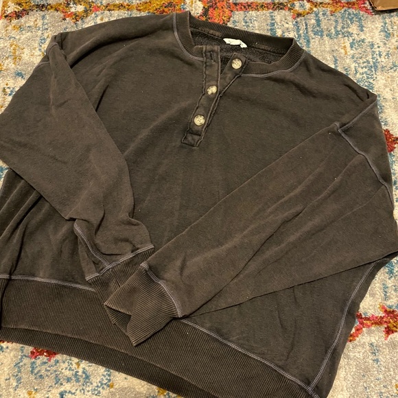American Eagle Outfitters Sweaters - AE slight cropped grey sweatshirt